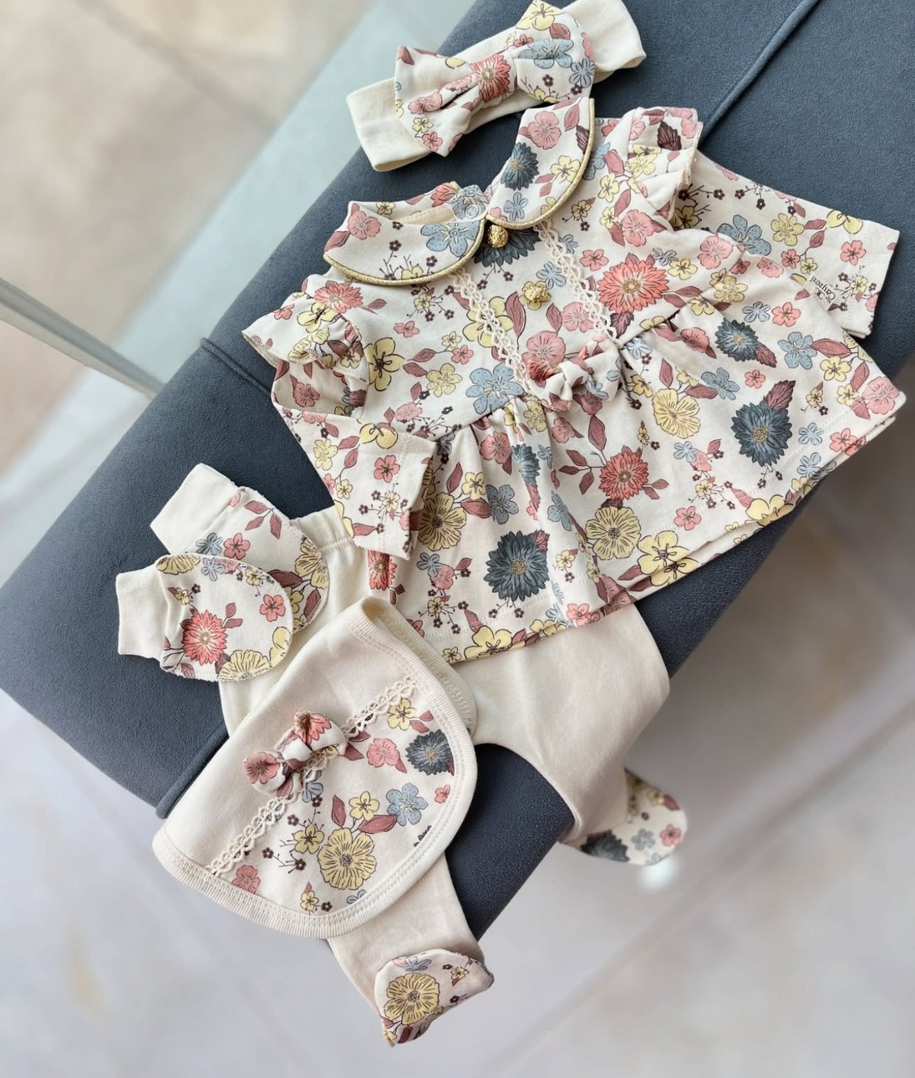 Set me 5 pjese per vajza