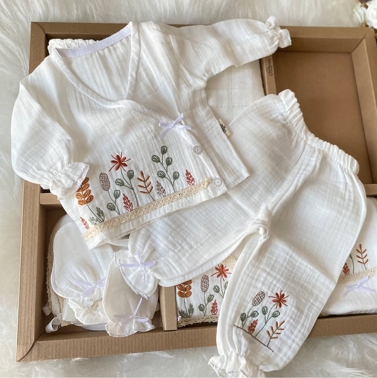 set materniteti lino per vajza