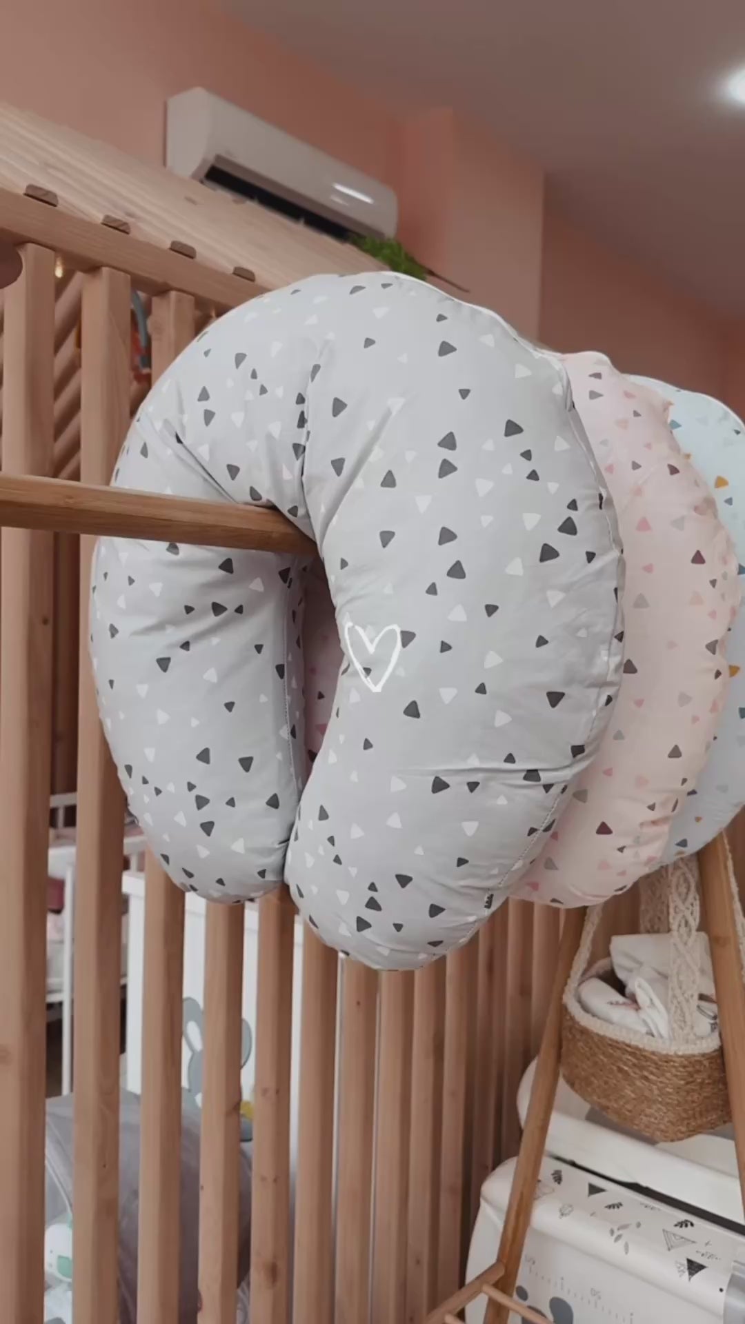 Breastfeeding pillow